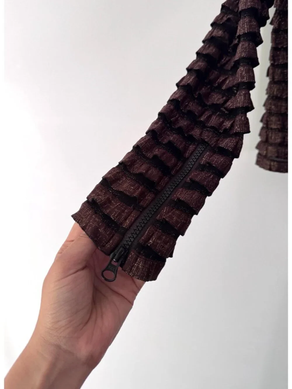 Y2K vintage brown ruffled textured collared long sleeved zip up blouse shirt - Picture 10 of 11